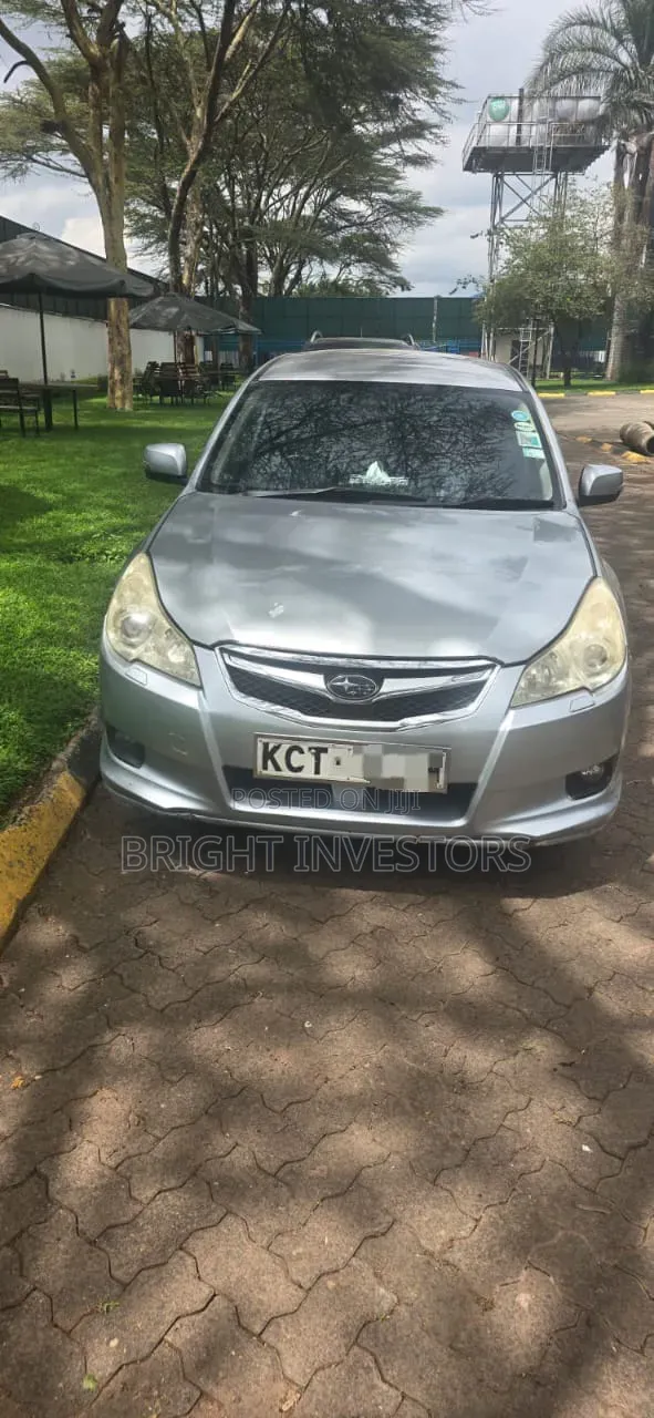 Subaru Legacy 2014 Nyeupe - 1