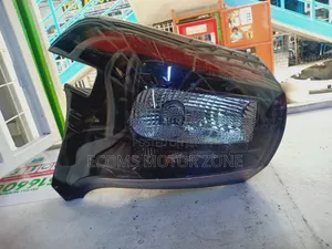 Taa ya Nyuma ya Toyota Sienta 2015