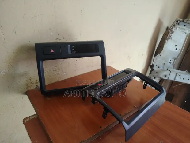 Toyota Land Cruiser 79 Series Digital Clock Console (Used) - 1