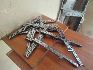 Nembo ya Toyota Land Cruiser Series 79 (Iliyotumika)