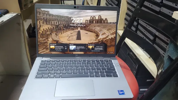 Dell Latitude 5421 Laptop: Core i7, 8GB RAM, 256GB SSD - 1