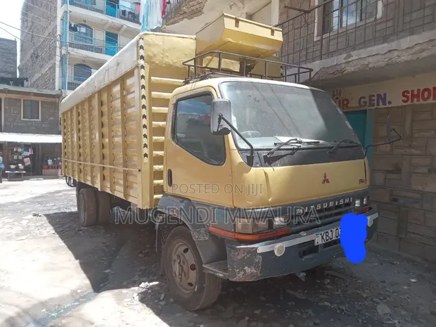 Mitsubishi FH 215 Food Truck 2014 Beige - 1