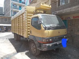 Mitsubishi FH 215 Food Truck 2014 Beige