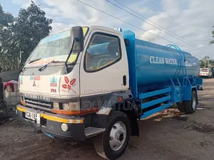 Mitsubishi Fuso Bowser - Imeunganishwa Nchini