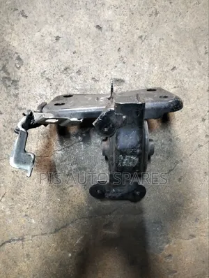 Toyota Vanguard Gear Mounting (Used)