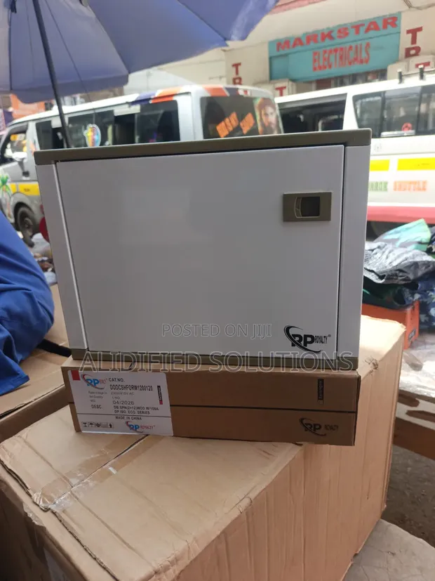 12-Way Metallic Consumer Unit - 1