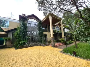 5 Bedroom Mansion for Sale in Kerarapon