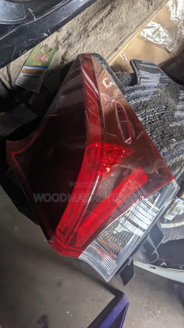 Mwanga wa Nyuma wa Toyota Auris 2017/2018 - 1