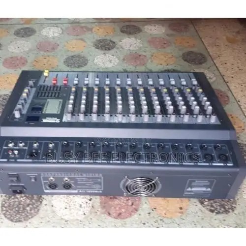 Yamaha Professional Mixer ya Channel 12 yenye Power - 1