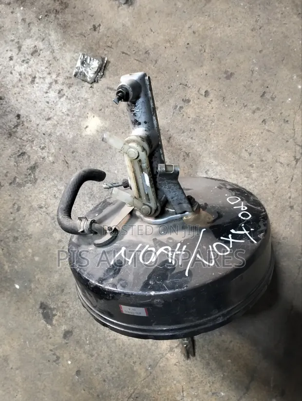 Toyota Noah Brake Booster - 1