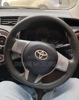 Toyota Vitz 1.0 FWD 5dr Hatchback 2012 Red