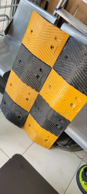 Speed Humps za Mpira za Heavy-Duty kwa Usalama Barabarani