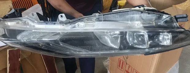 Toyota Harrier Headlight - Ex Japan - 1