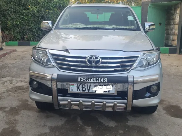 Toyota Fortuner 3.0 D AWD 2013 Silver - 1
