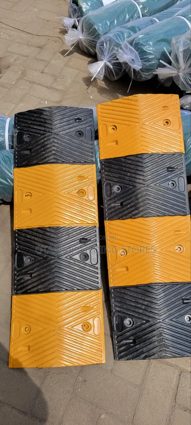 Heavy-Duty Rubber Speed Bump - Brand New - 1