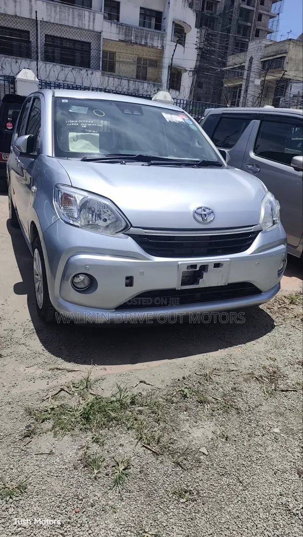 Toyota Passo 2019 Nyeupe - 1