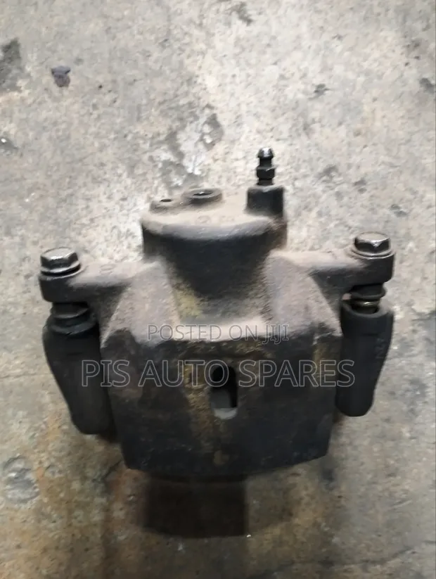 Toyota Corolla Fielder Brake Caliper (Iliyo tumika) - 1