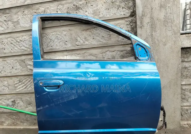 Mlango wa Dereva wa Toyota Vitz (Uliotumika) - 1