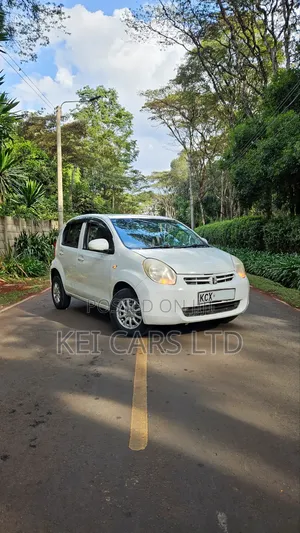 Toyota Passo 1.0 FWD 2012 Nyeupe