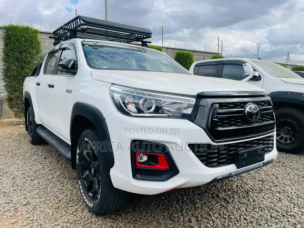 Toyota Hilux 2.4 Diesel 2020 White - 1
