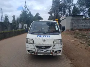 Nissan Vanette Caravan 2005 White