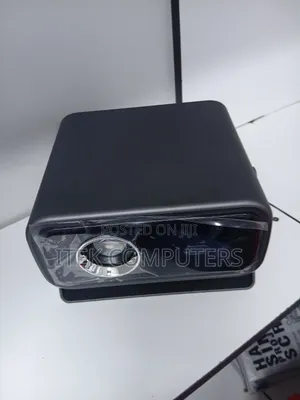 Projector Mpya ya 4K Ultra HD - Cy900