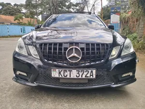 Mercedes-Benz E250 2011 Nyeusi