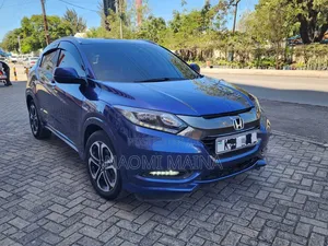 Honda Vezel 2017 Nyeusi