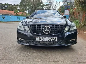 Mercedes-Benz E250 2011 Nyeusi