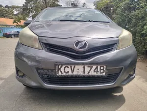 Toyota Vitz 2012 Kijivu