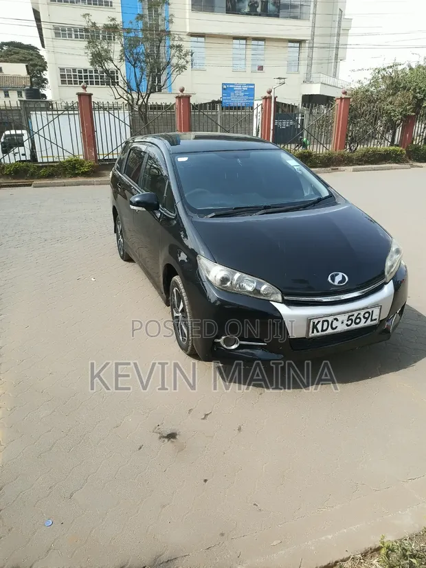 Toyota Wish 2014 Nyeusi - 1