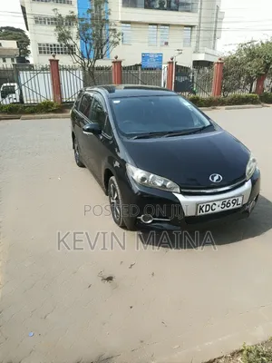 Toyota Wish 2014 Nyeusi