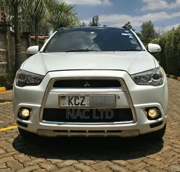 2013 Mitsubishi RVR White - 1