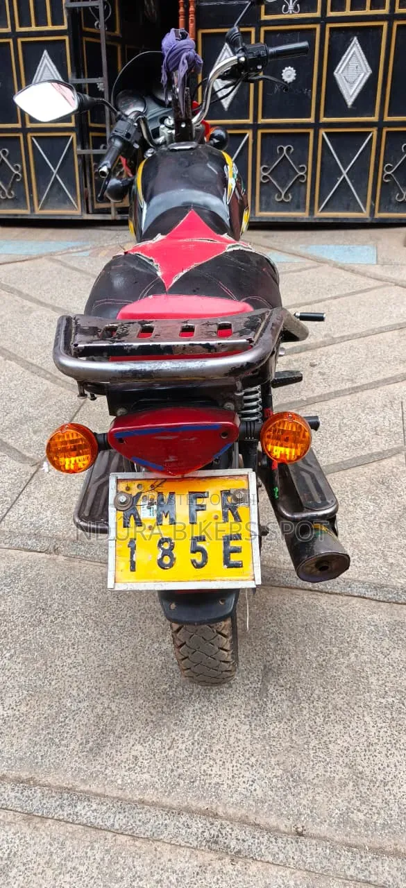 Bajaj Boxer 150 UG 2024 Nyeusi - 1