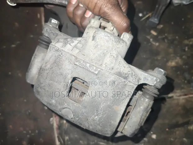 Nissan Tiida Front Hub Bearing and Disc (Used) - 1