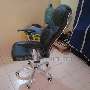 Kiti cha Ofisi cha Orthopedic cha Generic chenye Mkono wa Juu wa Ngozi