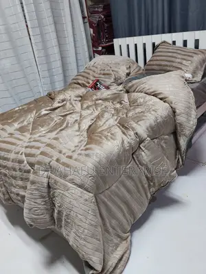 Set ya Duvet ya Silk Plush ya Kihindi (6x7)