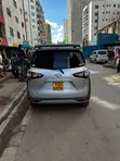 Toyota Sienta 2017 Silver - 5