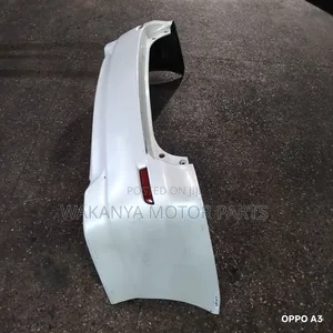 Bampa ya Nyuma ya Toyota Wish na Reflectors (Ex-Japan)