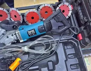 Makita Wall Chaser - Mpya Kabisa