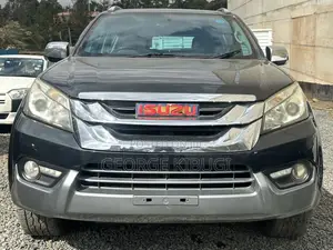 Isuzu MU-X 2017 Nyeusi