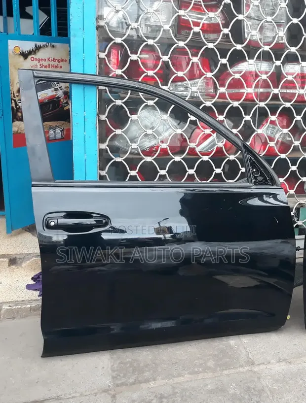 Milango ya Mbele ya Kulia ya Toyota Land Cruiser Prado J150 (Iliyotumika) - 1