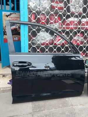 Milango ya Mbele ya Kulia ya Toyota Land Cruiser Prado J150 (Iliyotumika)