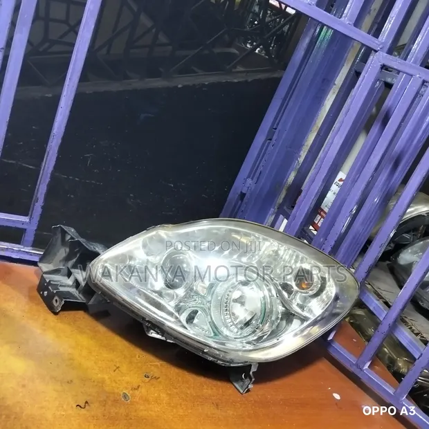Mazda Verisa Xenon Headlamp - Used, Ex-Japan - 1