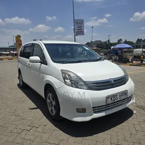Toyota Isis 2008 - Nyeupe