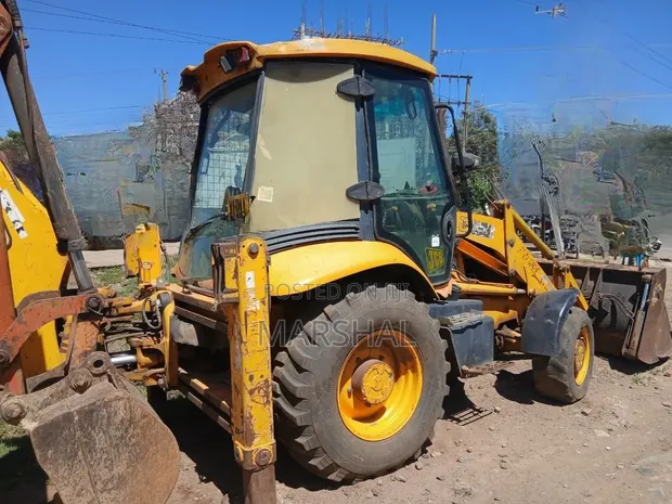 JCB 3CX Backhoe Loader - 1
