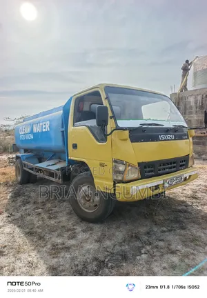 Isuzu NPR 4.3 Lori la Mizinga 2010 Njano