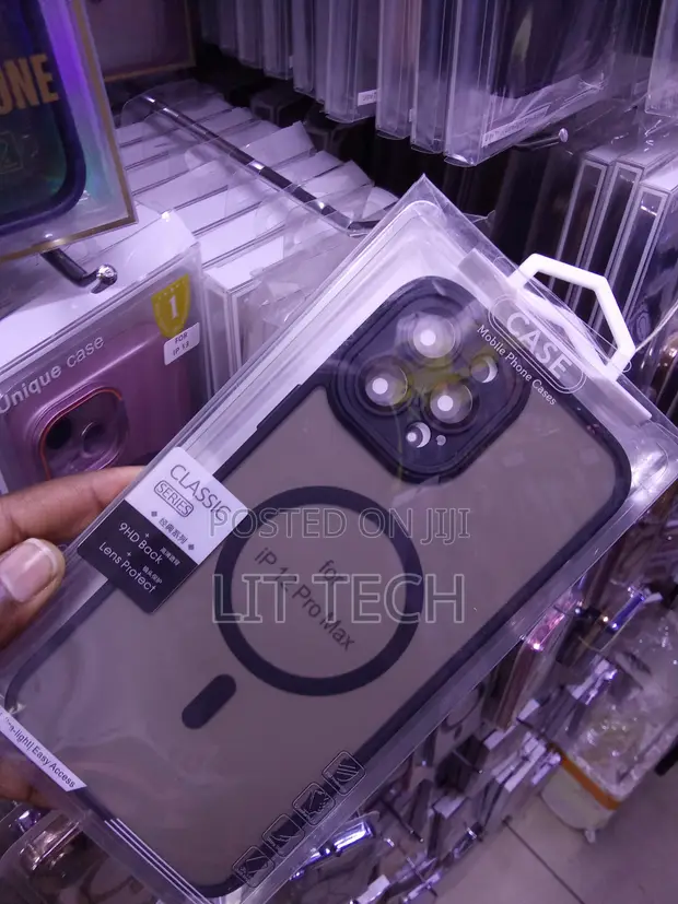 Kesi ya MagSafe Nyeusi ya Kawaida kwa iPhone 12 Pro Max - 1