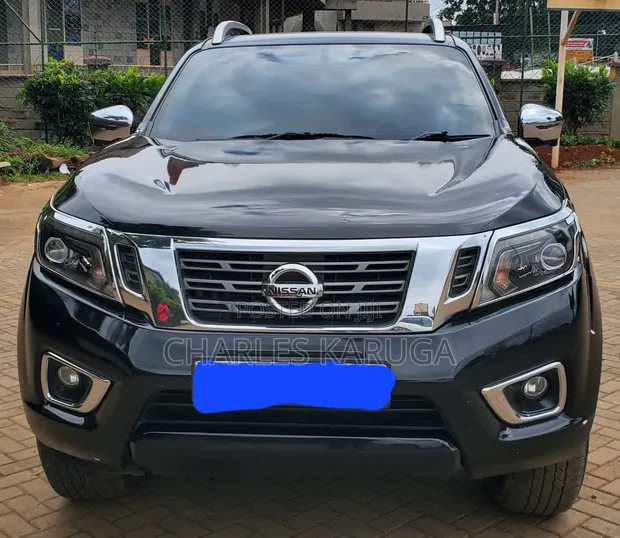 Nissan DoubleCab 2019 Nyeusi - 1