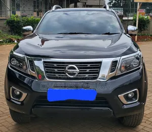 Nissan DoubleCab 2019 Nyeusi